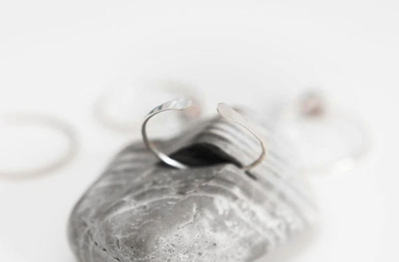 Dainty Hammered Ring-Ring-Katalio