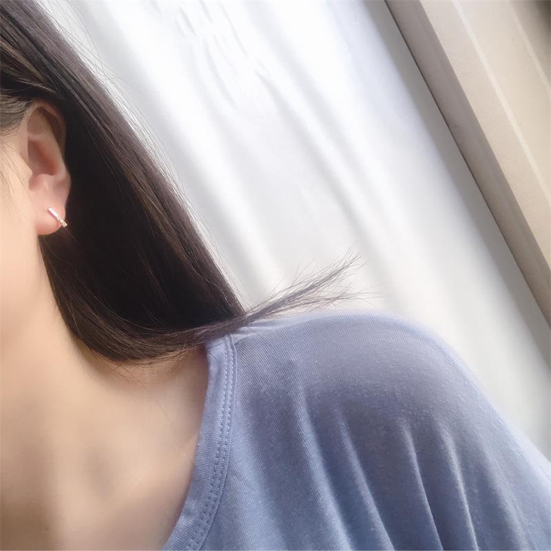 Dainty Zirconia Bar Studs-Earrings-Katalio